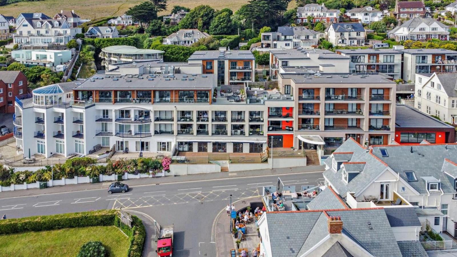Byron - Luxury Self-Catering Coastal Apartment at the Heart of Woolacombe with Heated Indoor Pool & Gym - 4 Minutes Walk to Beach! 6 Middlecombe