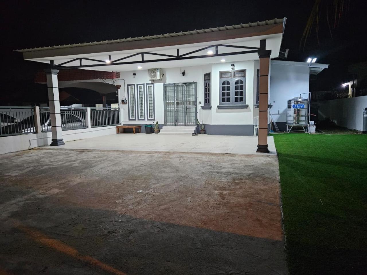 Beril Homestay Full Aircond, Free Wifi, Netflix, Water Filter photo 2
