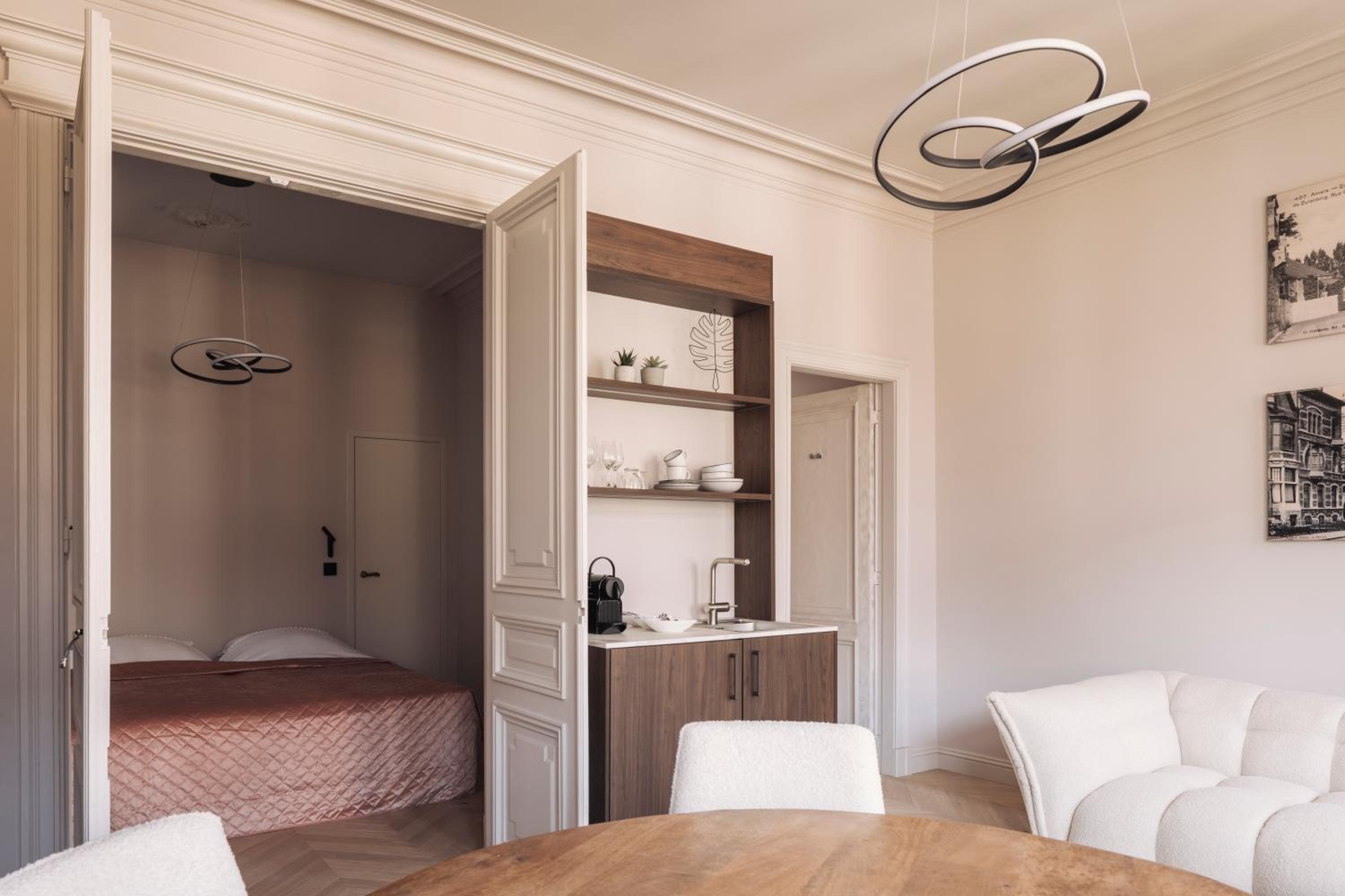 Zurenborg Suites