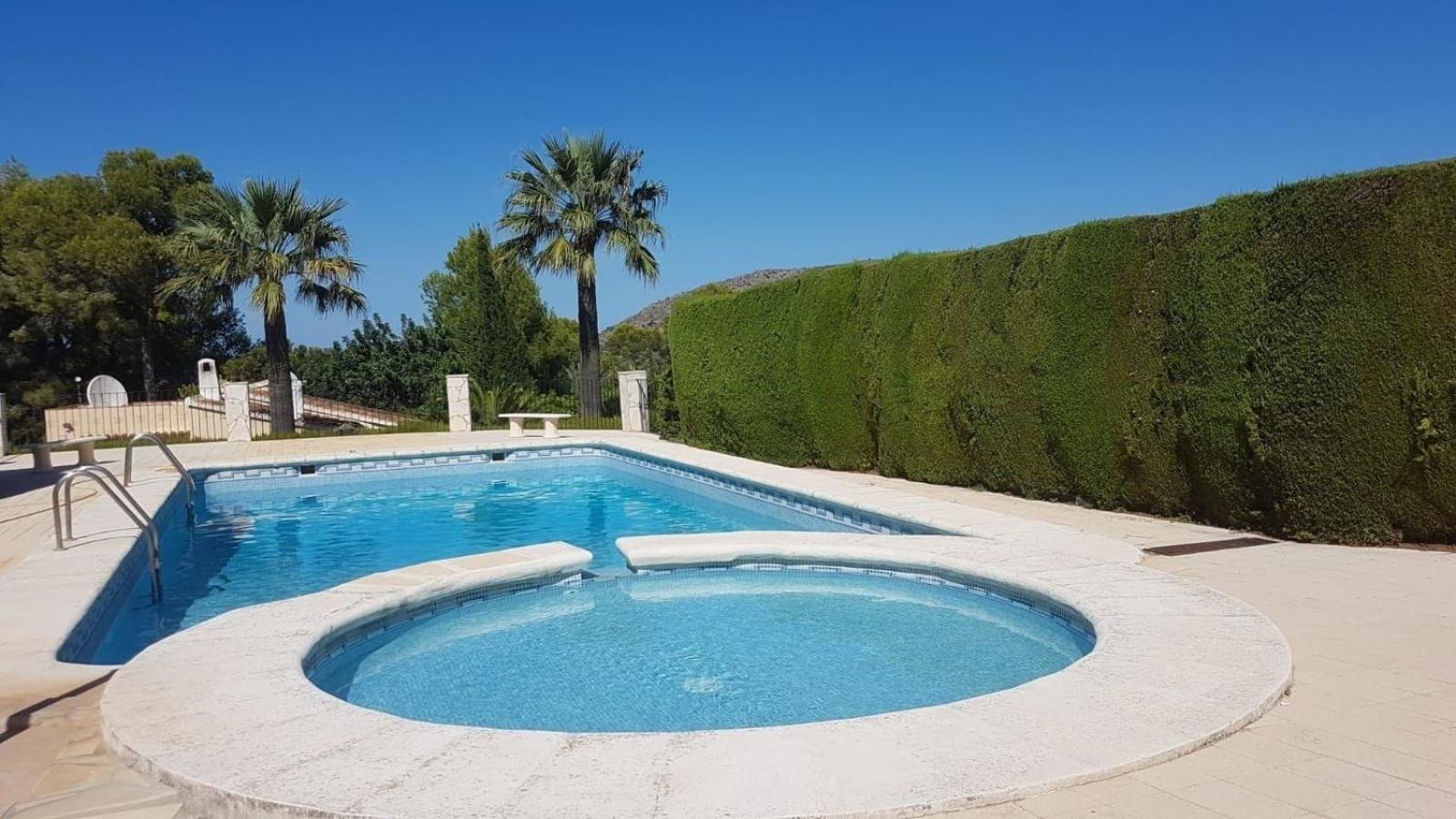 Ferienhaus mit Meerblick, Klimaanlagen, Heizung und schnellem Wlan, privater Parkplatz