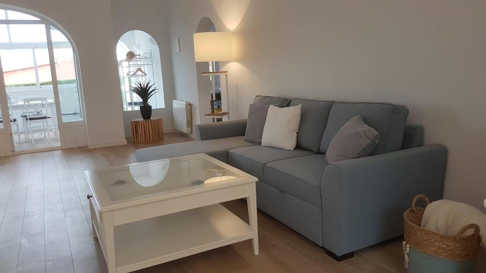 Ferienhaus mit Meerblick, Klimaanlagen, Heizung und schnellem Wlan, privater Parkplatz
