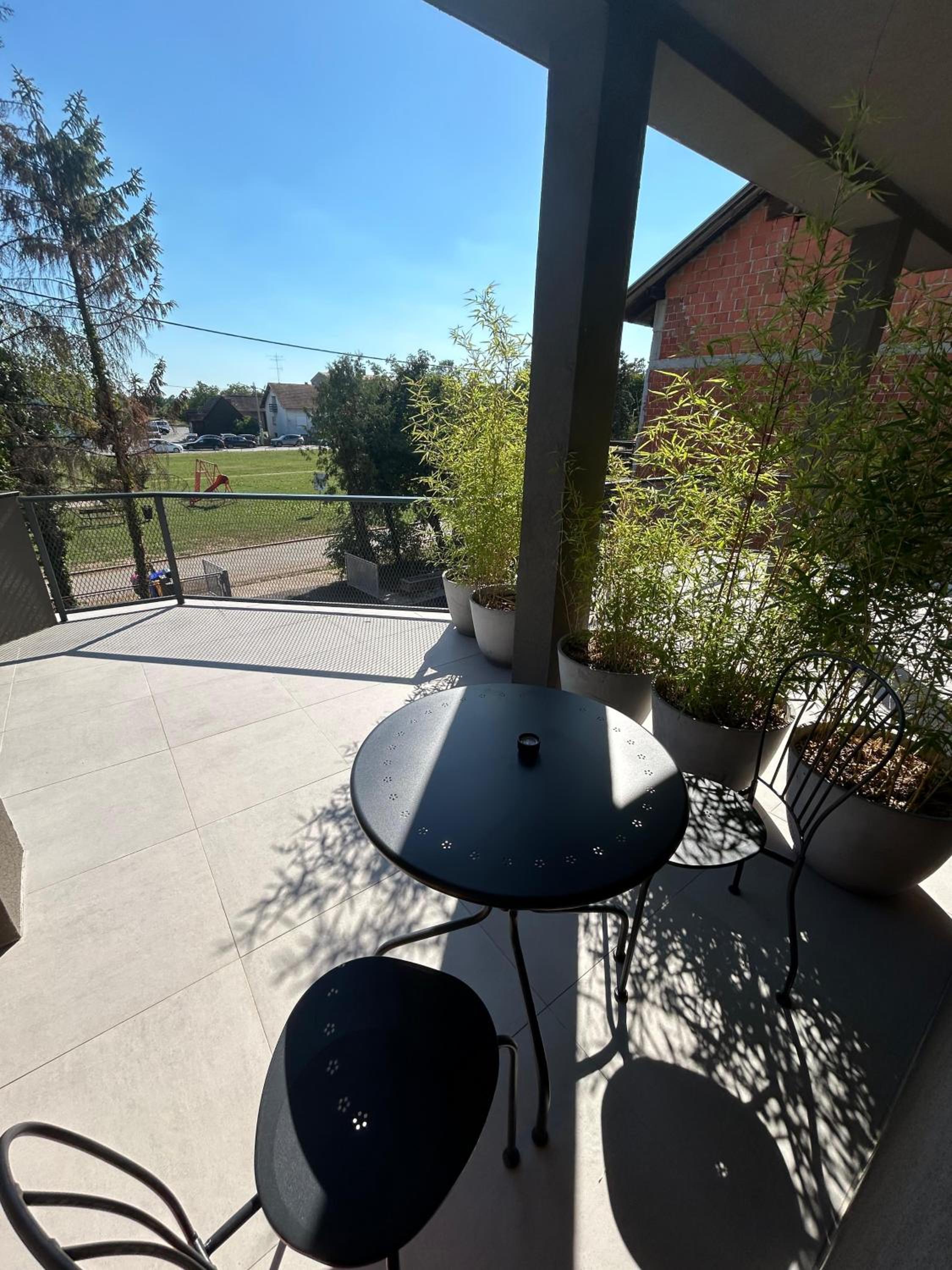 Flyhome room 4 view 5