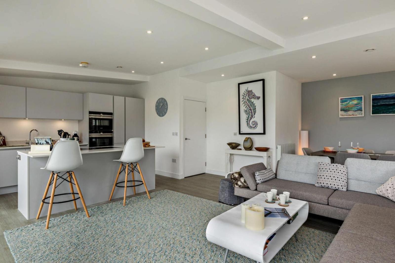 1 Woolacombe West - Luxury Apartment at Byron Woolacombe, only 4 minute walk to Woolacombe Beach! view 4