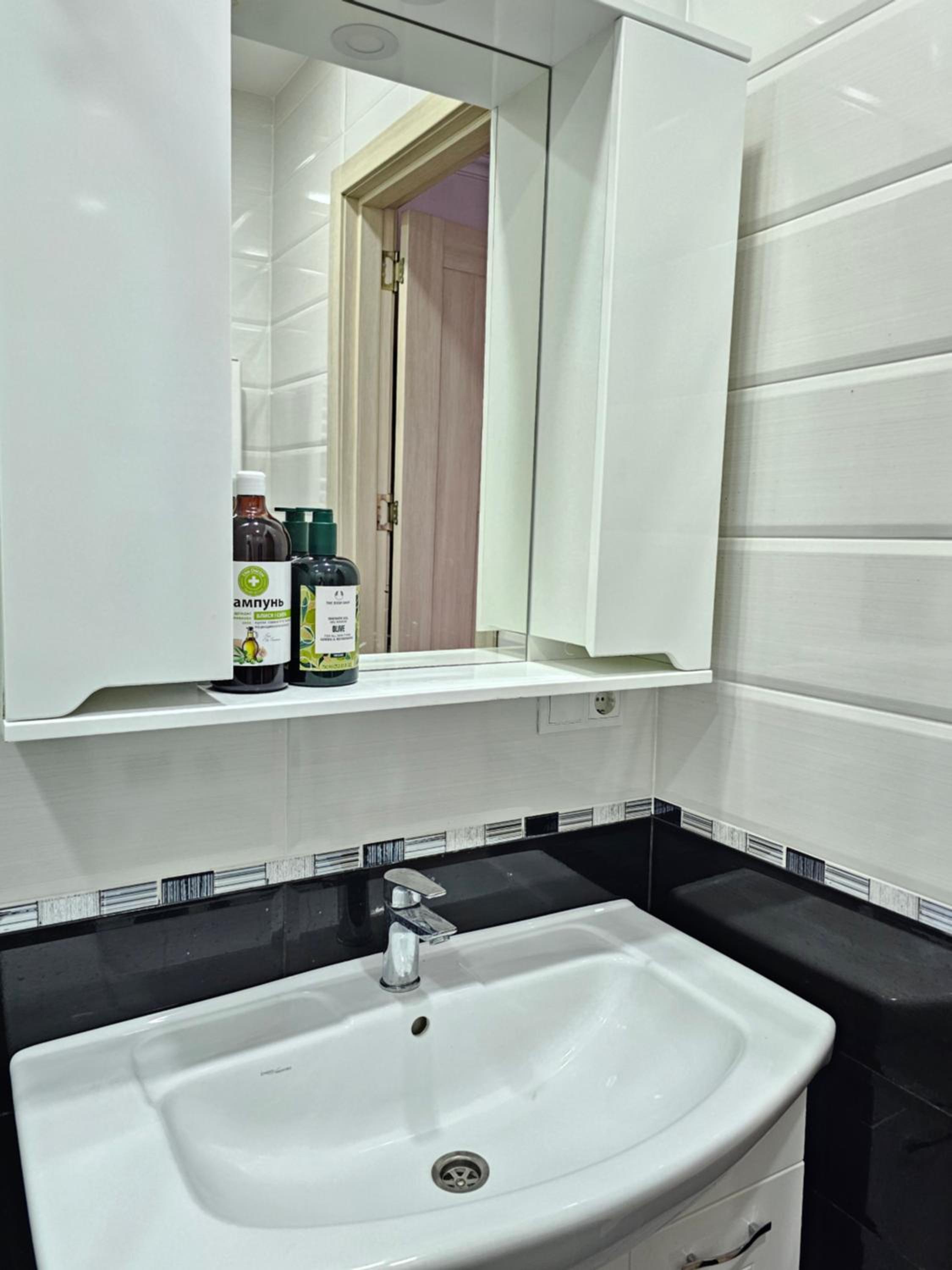 Orexus Tower 2 Bedroom Flat near Holiday Inn Hotel in City Center view 2