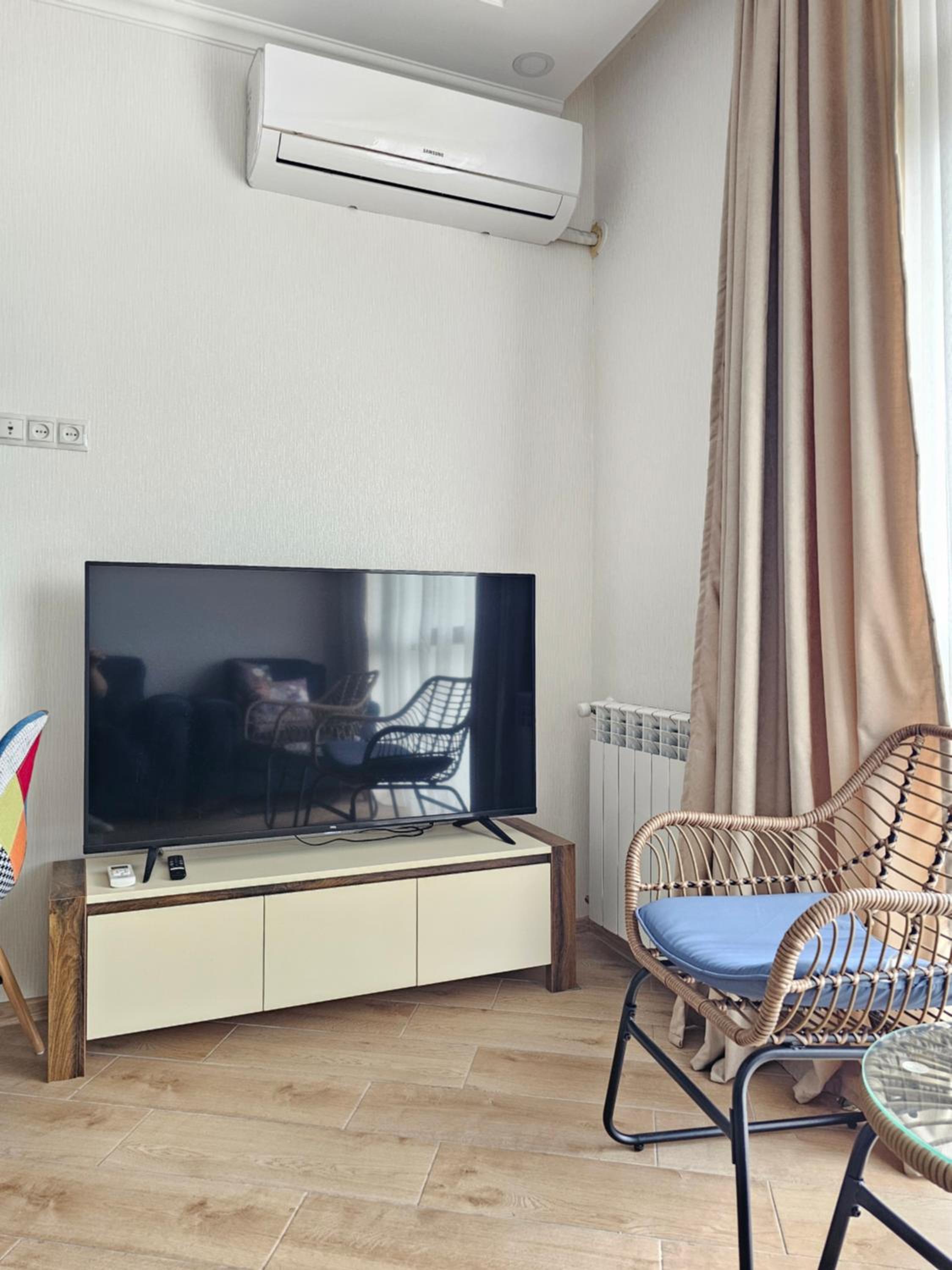 Orexus Tower 2 Bedroom Flat near Holiday Inn Hotel in City Center view 5