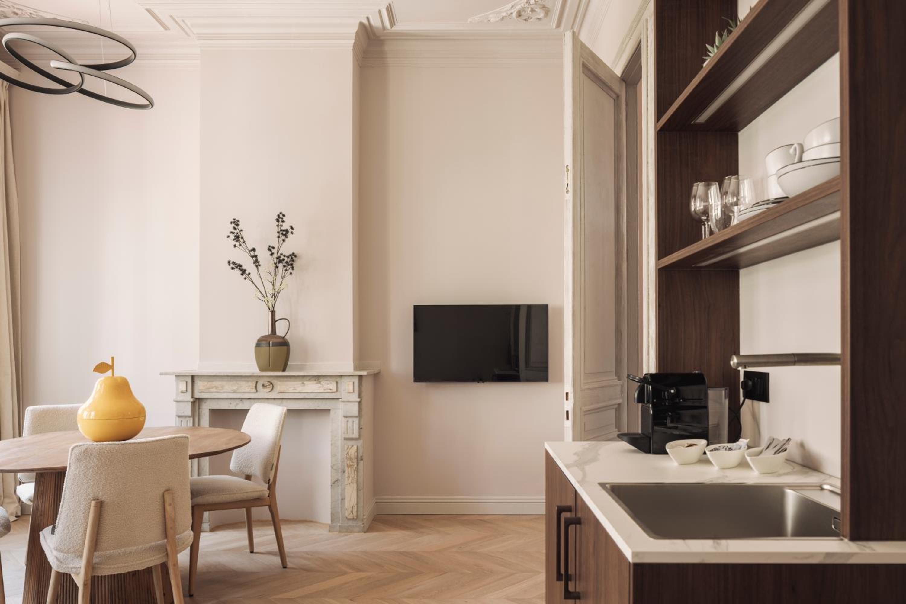 Zurenborg Suites