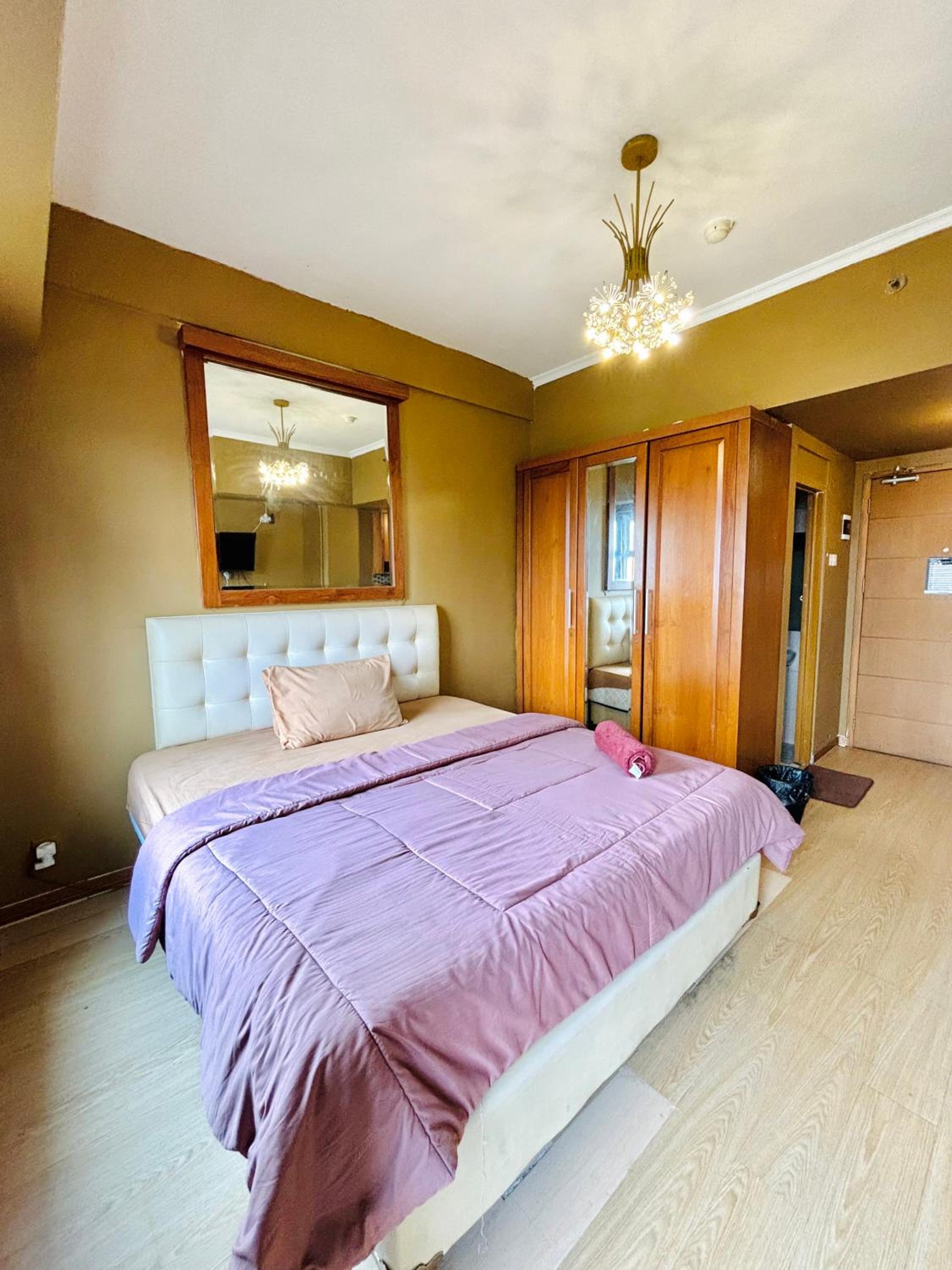 Kamar Apartemen Harian by Younz Apartmen Depok view 2