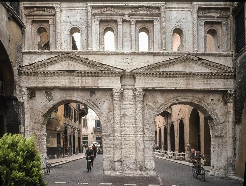 Arena Suite - Modern Comfort Apartment - Historic Center Verona view 2