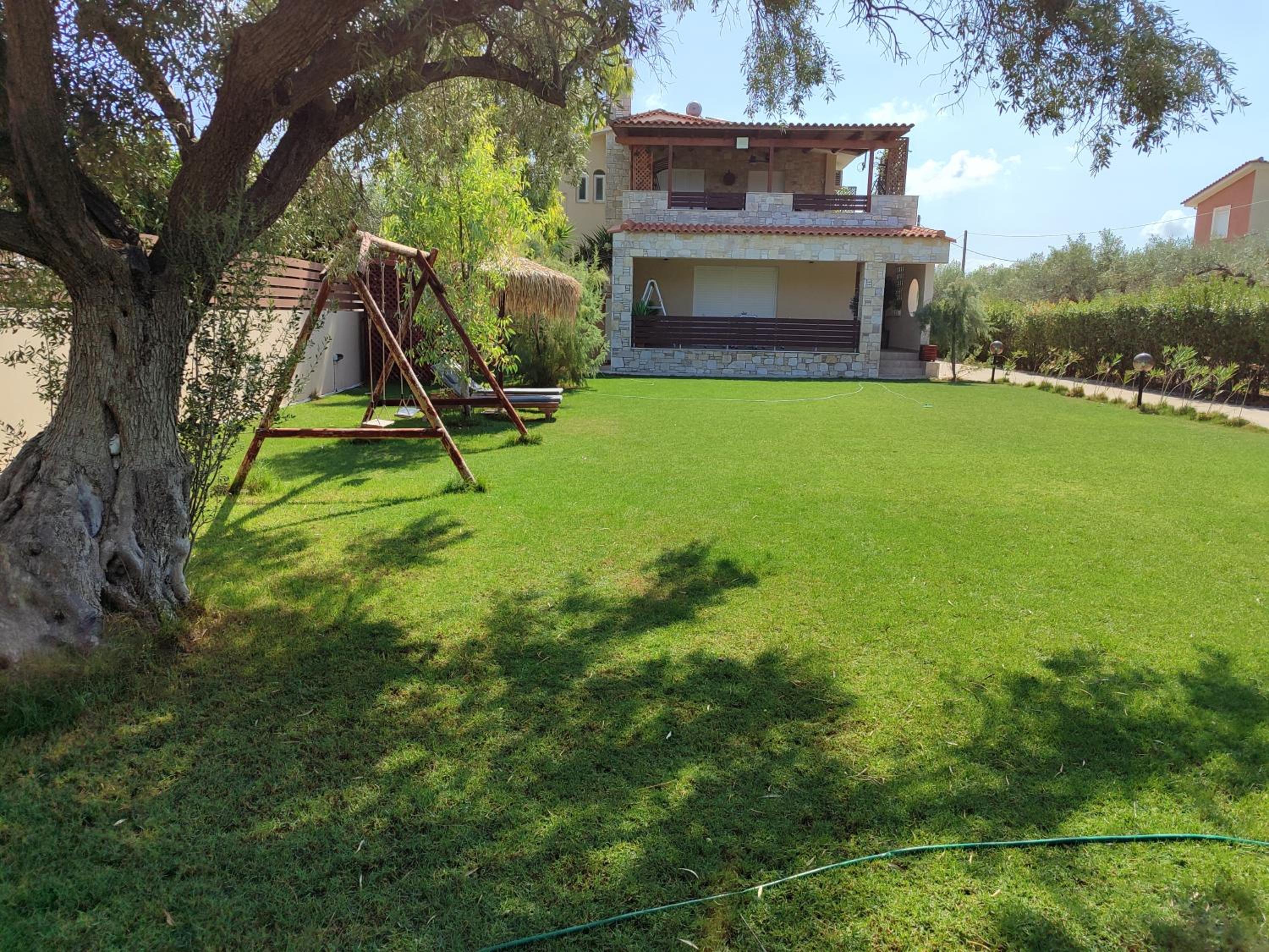 George's family friendly maisonette with great exterior view 4