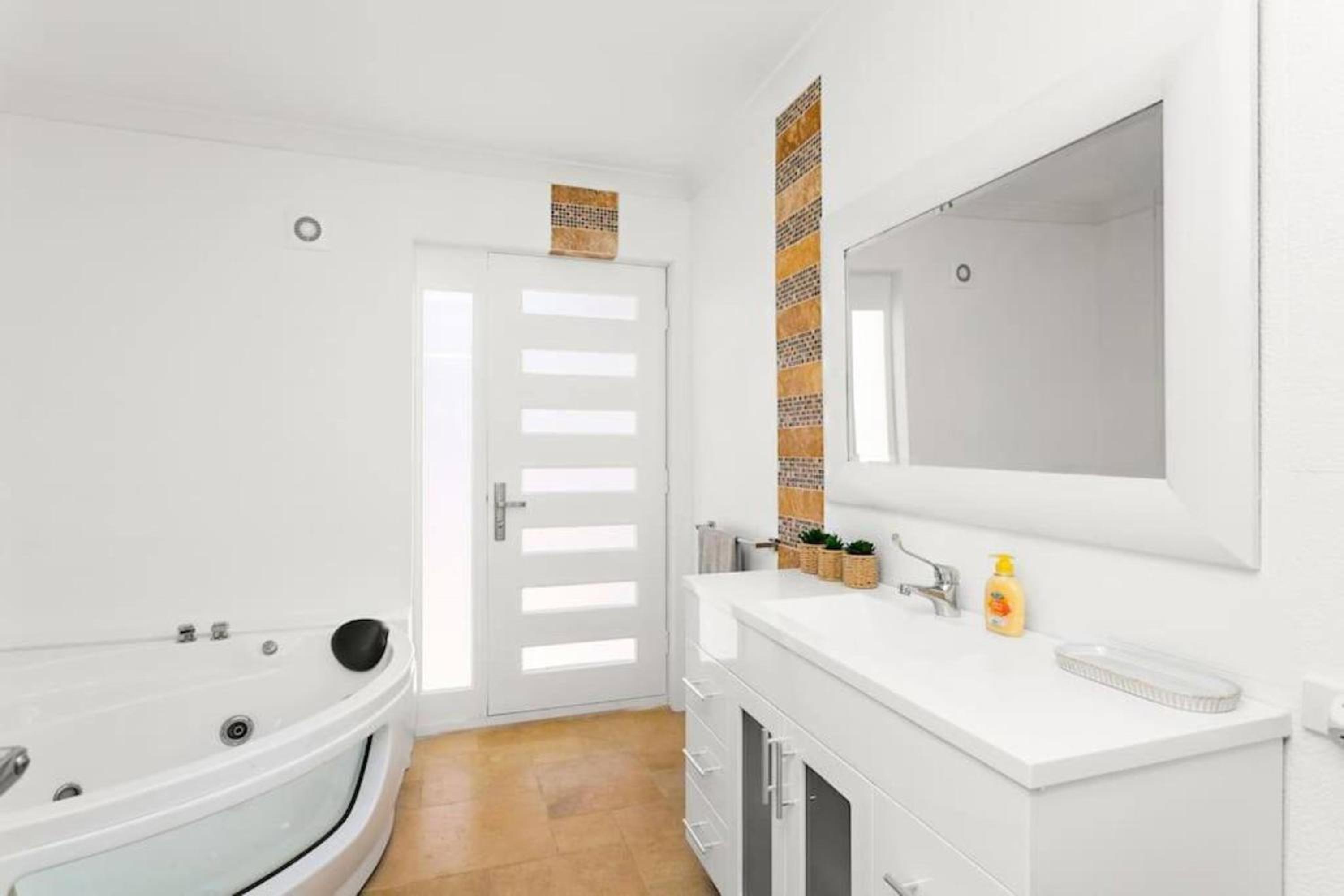 Relaxing Getaway Beachfront Access Multi Family Pets Mandurah