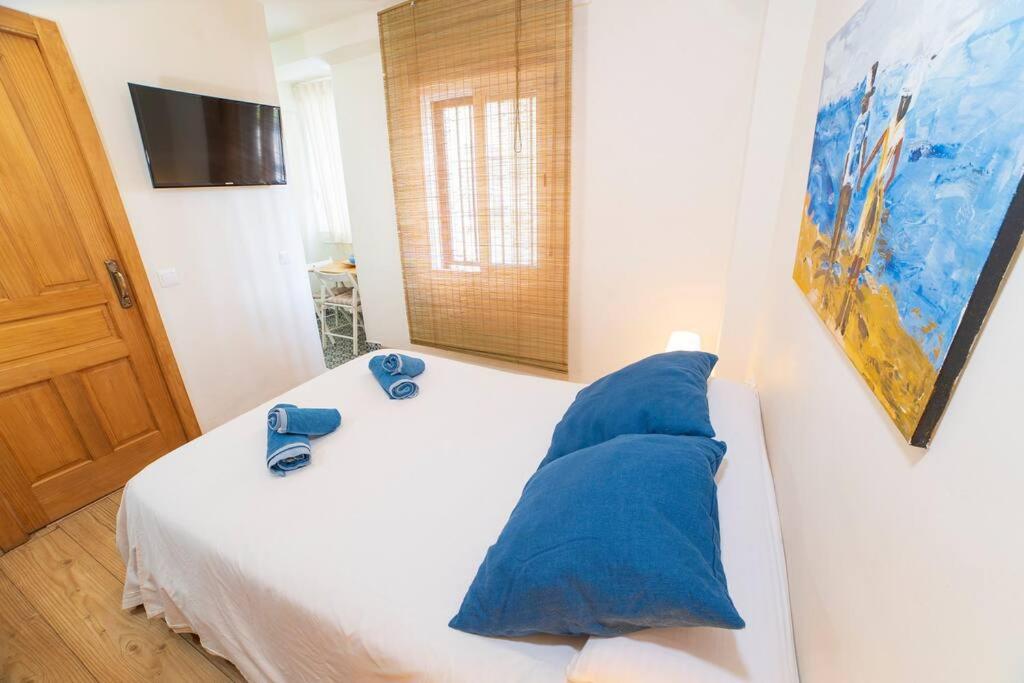 3 Bedrooms City Center and Beach photo 3