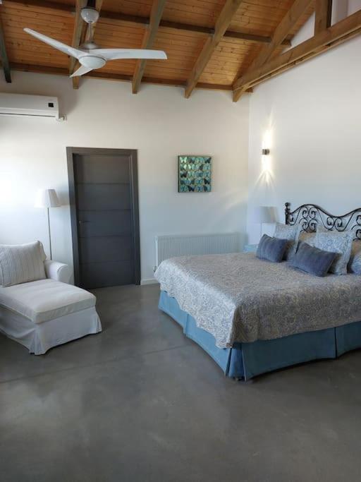 Luxury accomodation off grid view 4