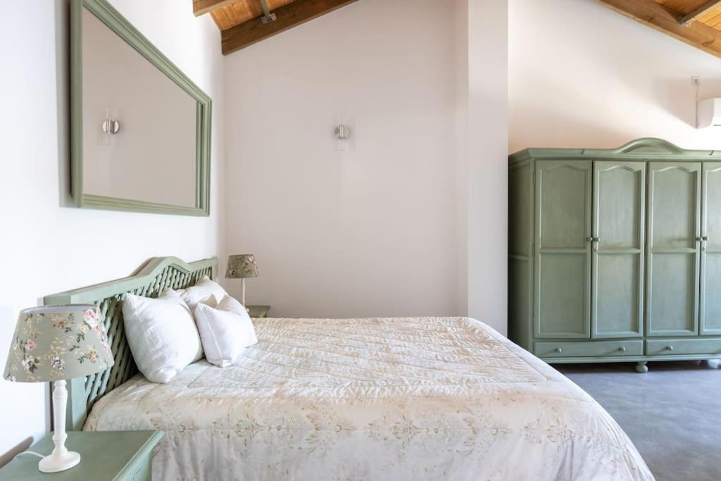 Luxury accomodation off grid view 5