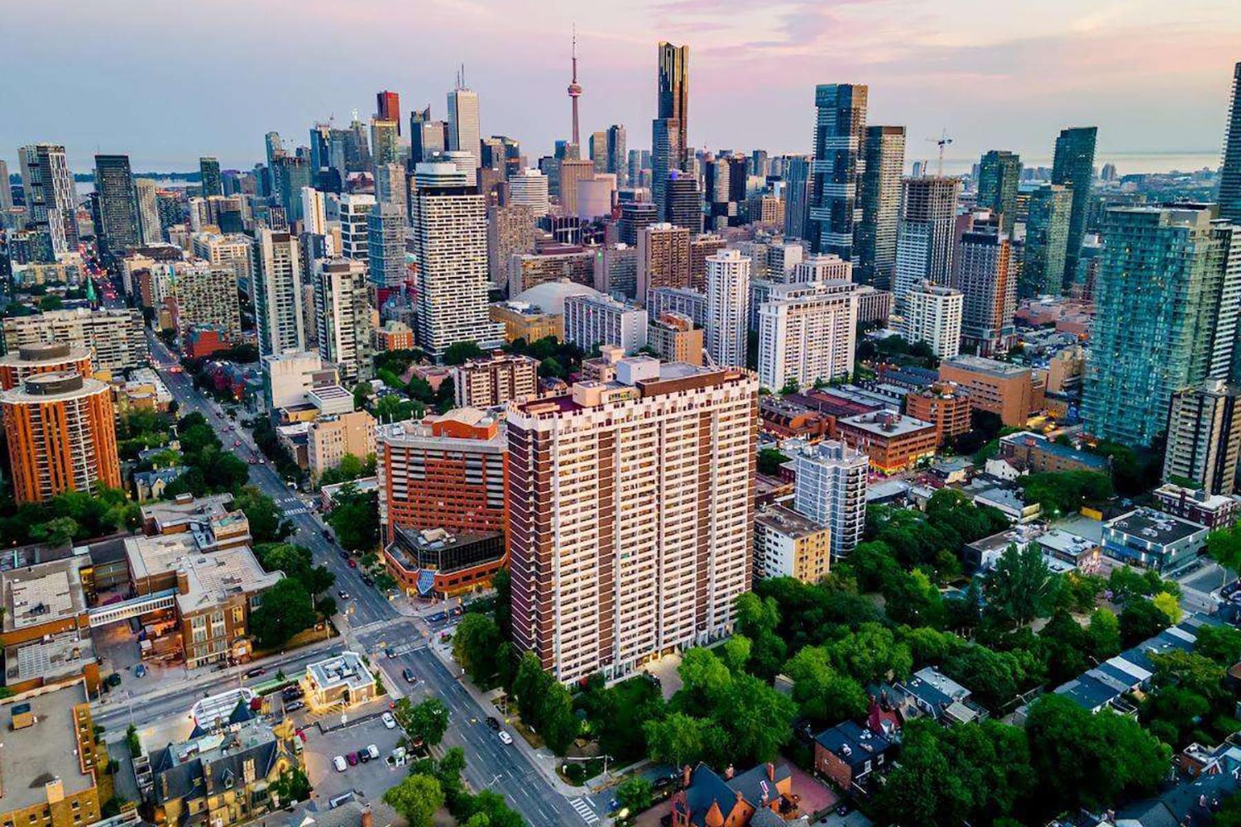 Downtown Gem by the Subway