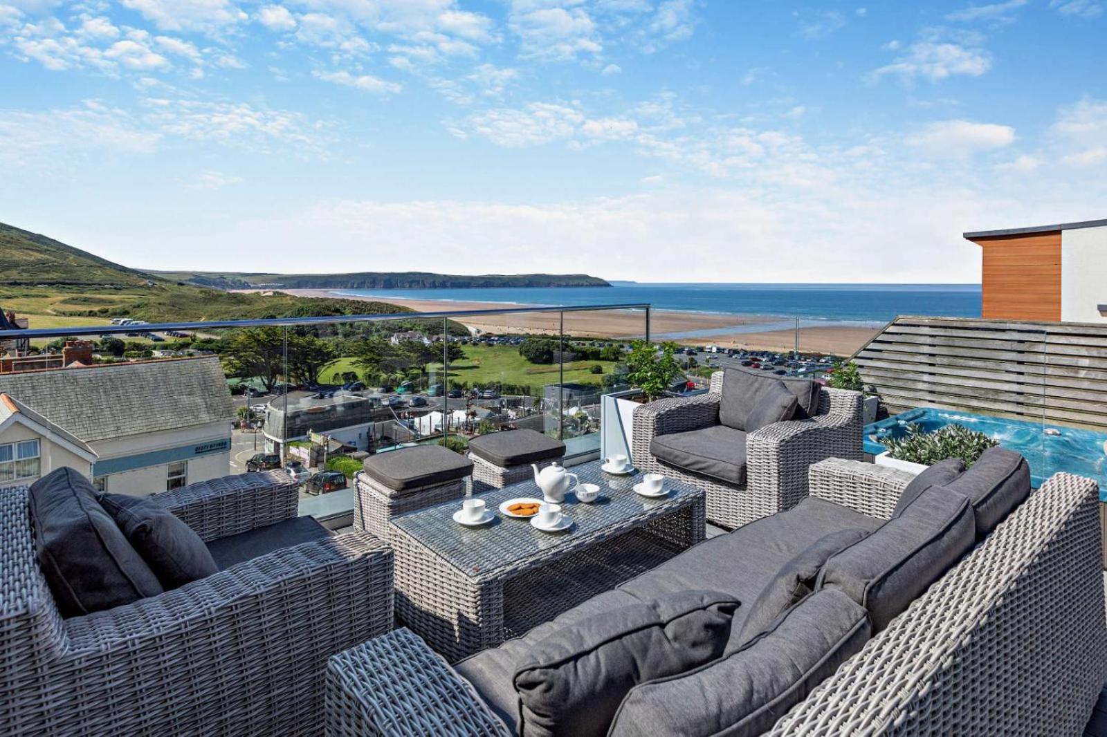 18 Woolacombe East - Luxury Apartment at Byron Woolacombe, only 4 minute walk to Woolacombe Beach! view 4
