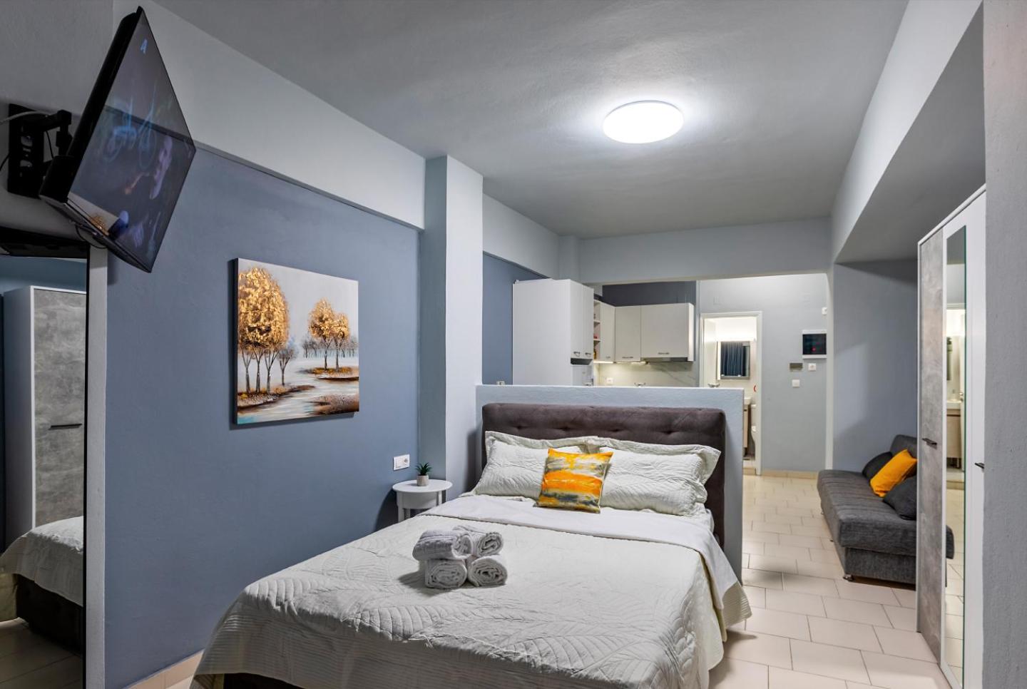 Marina blue mare studio photo 3