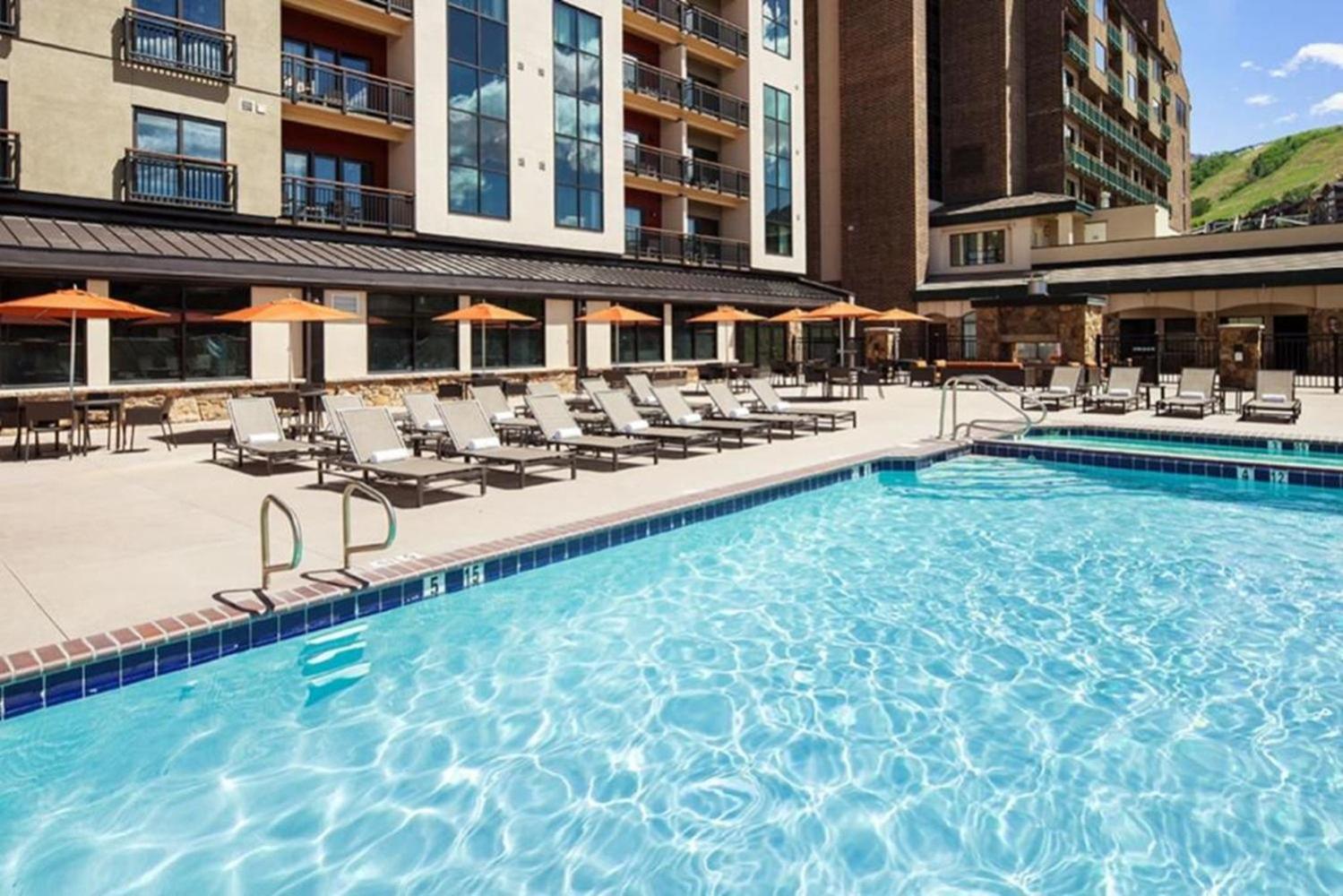 Great Ski in or Ski out 2BD condo at resort with spa restaurant and pool view 3