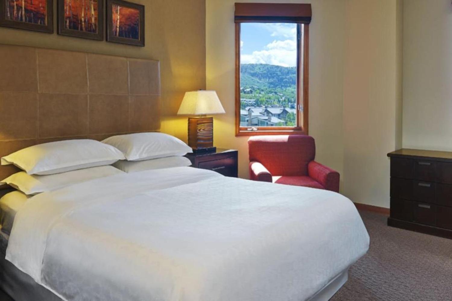 Great Ski in or Ski out 2BD condo at resort with spa restaurant and pool view 5