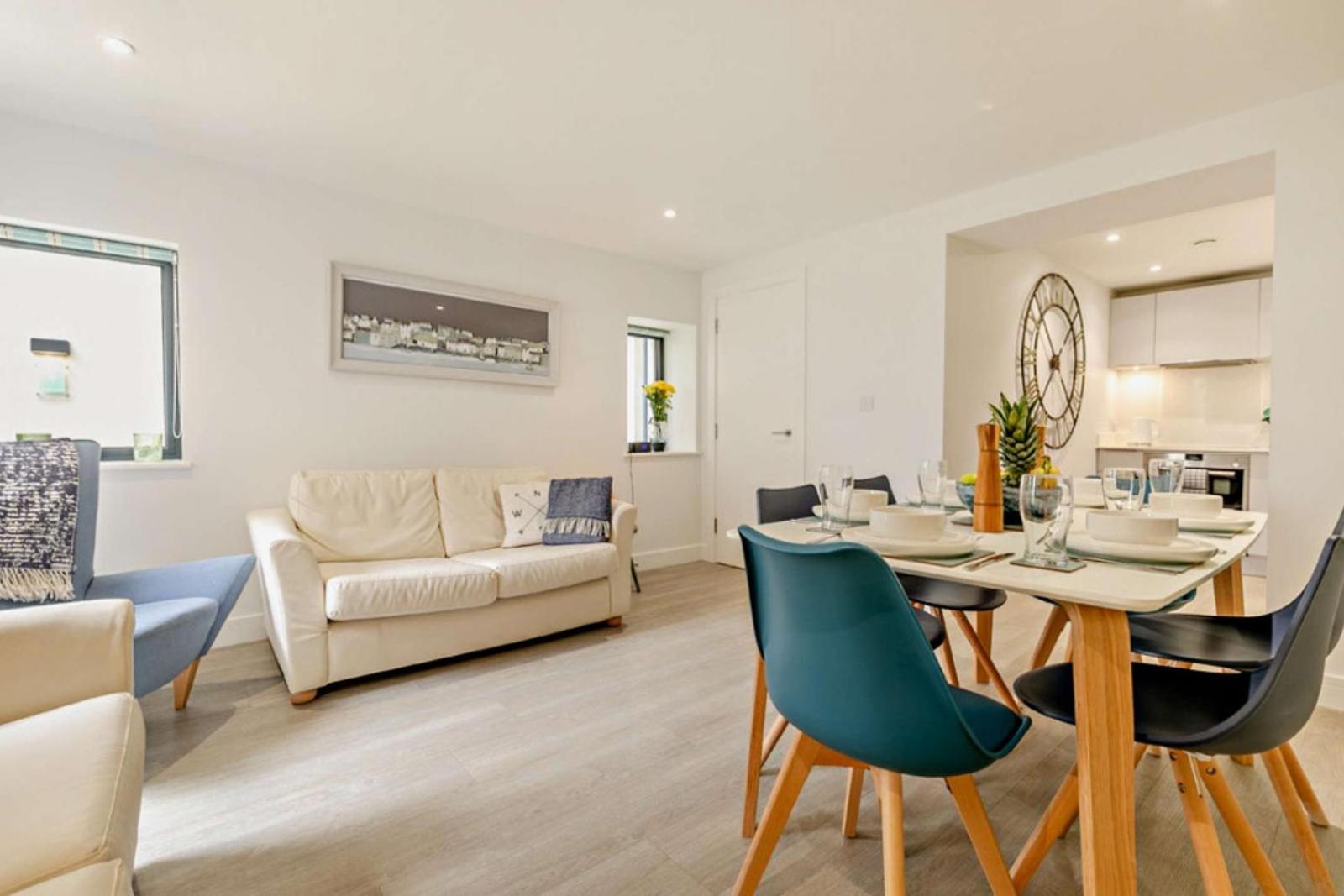 4 Woolacombe West - Luxury Apartment at Byron Woolacombe, only 4 minute walk to Woolacombe Beach! view 2