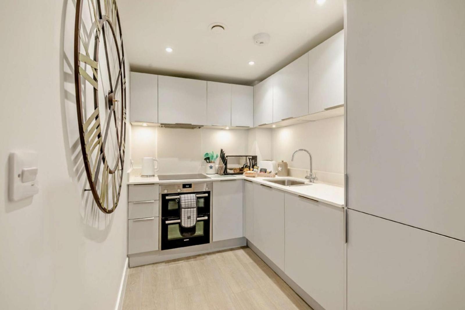 4 Woolacombe West - Luxury Apartment at Byron Woolacombe, only 4 minute walk to Woolacombe Beach! view 5