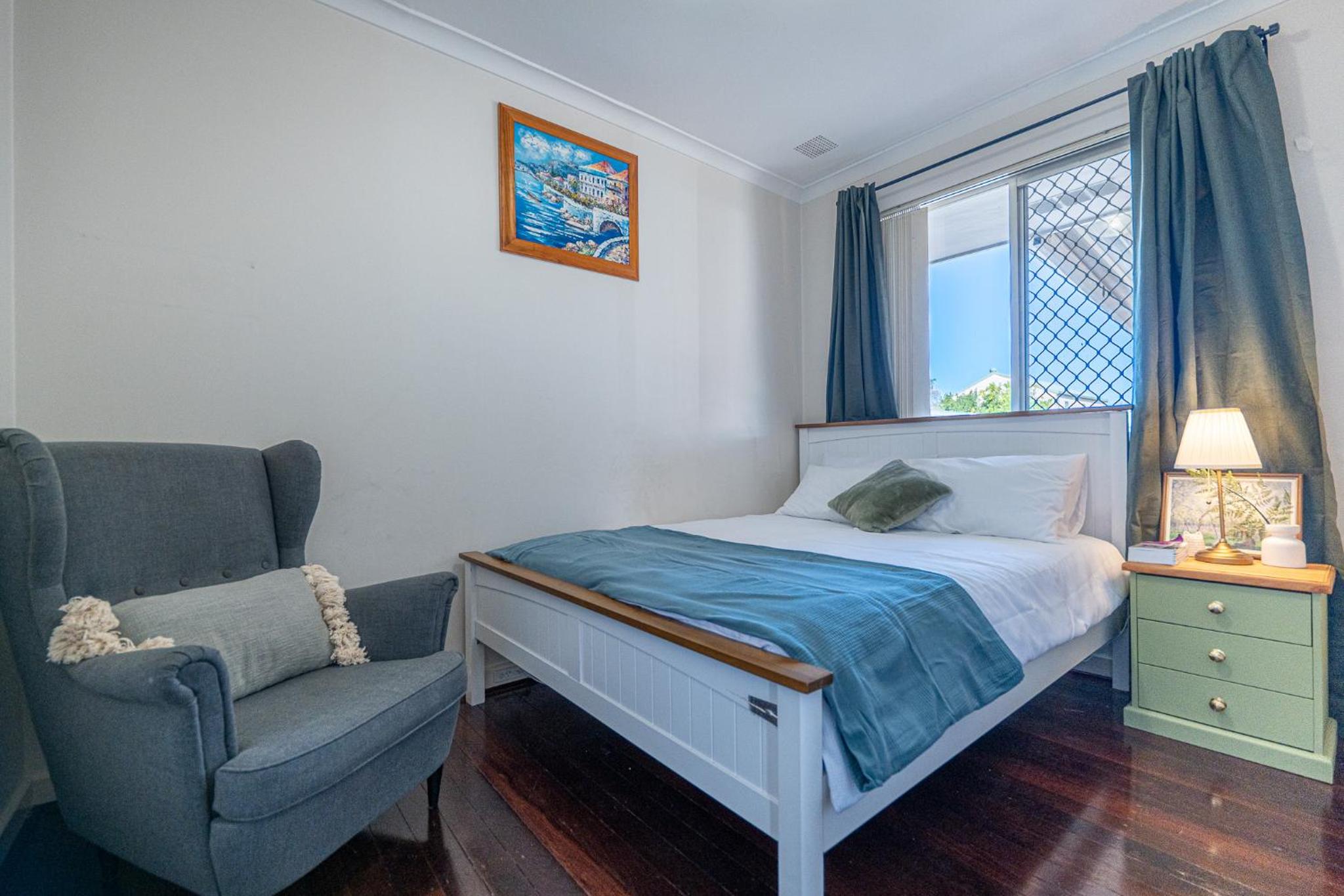 Cozy house nr airport 2rooms 4beds Yard parking