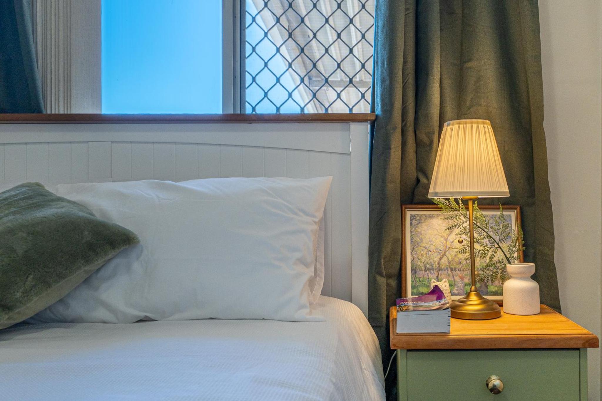 Cozy house nr airport 2rooms 4beds Yard parking
