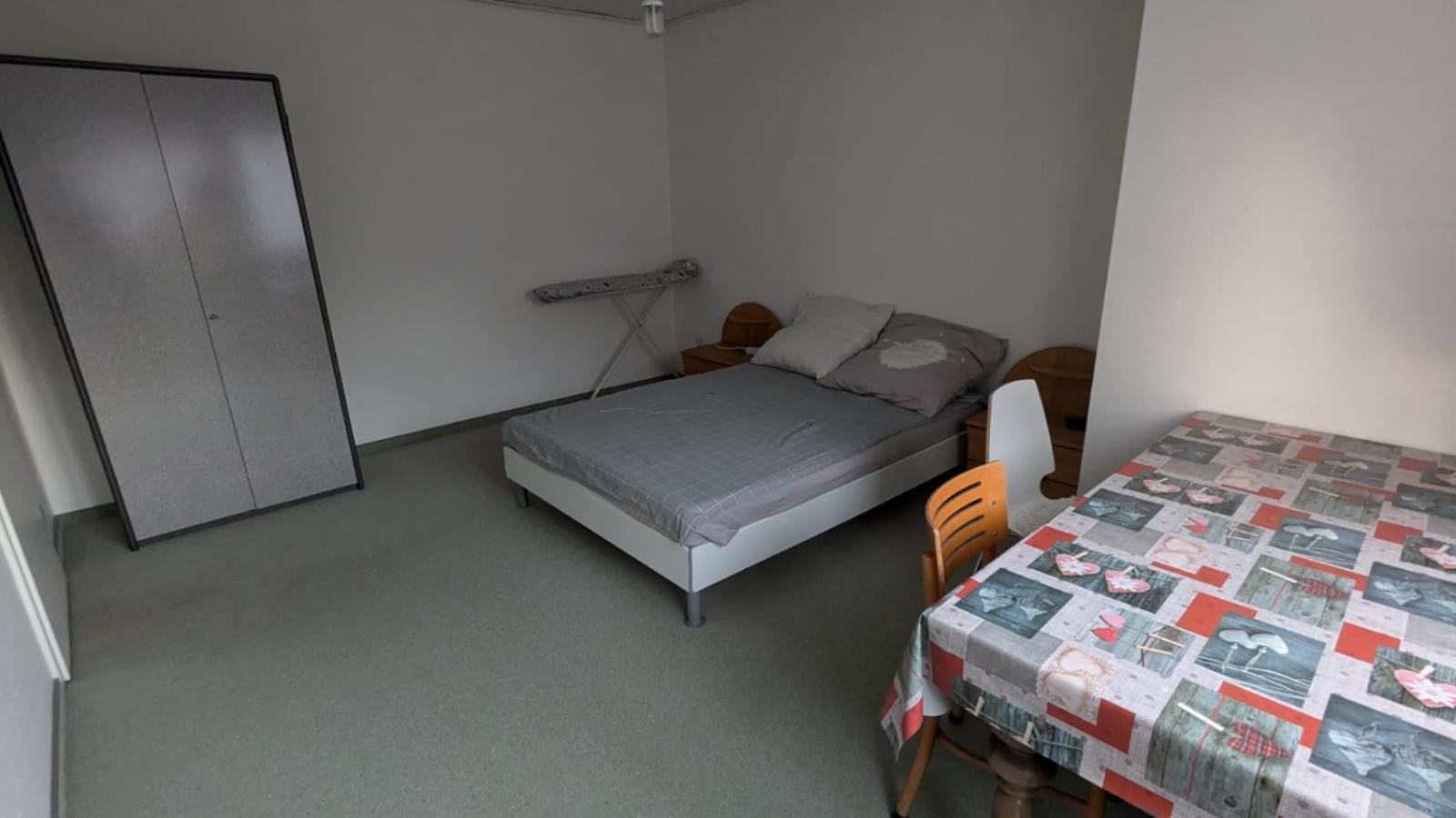 Ruhiges Zimmer im Dorf