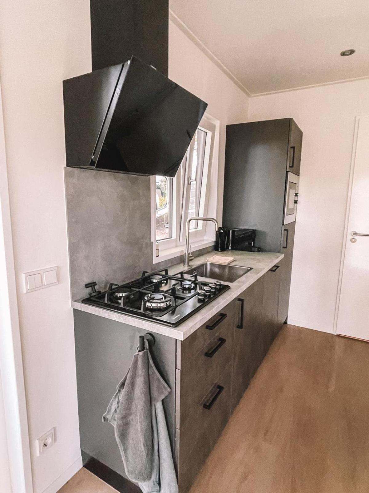 Tiny House Cinta- Dichtbij zee & in een groene omgeving view 4