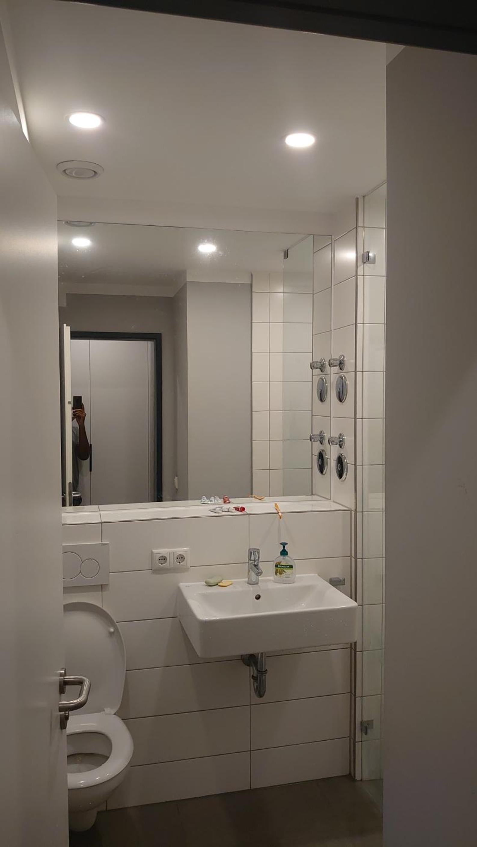 One Bed in Room, Room with Bathroom Shared with Ownner