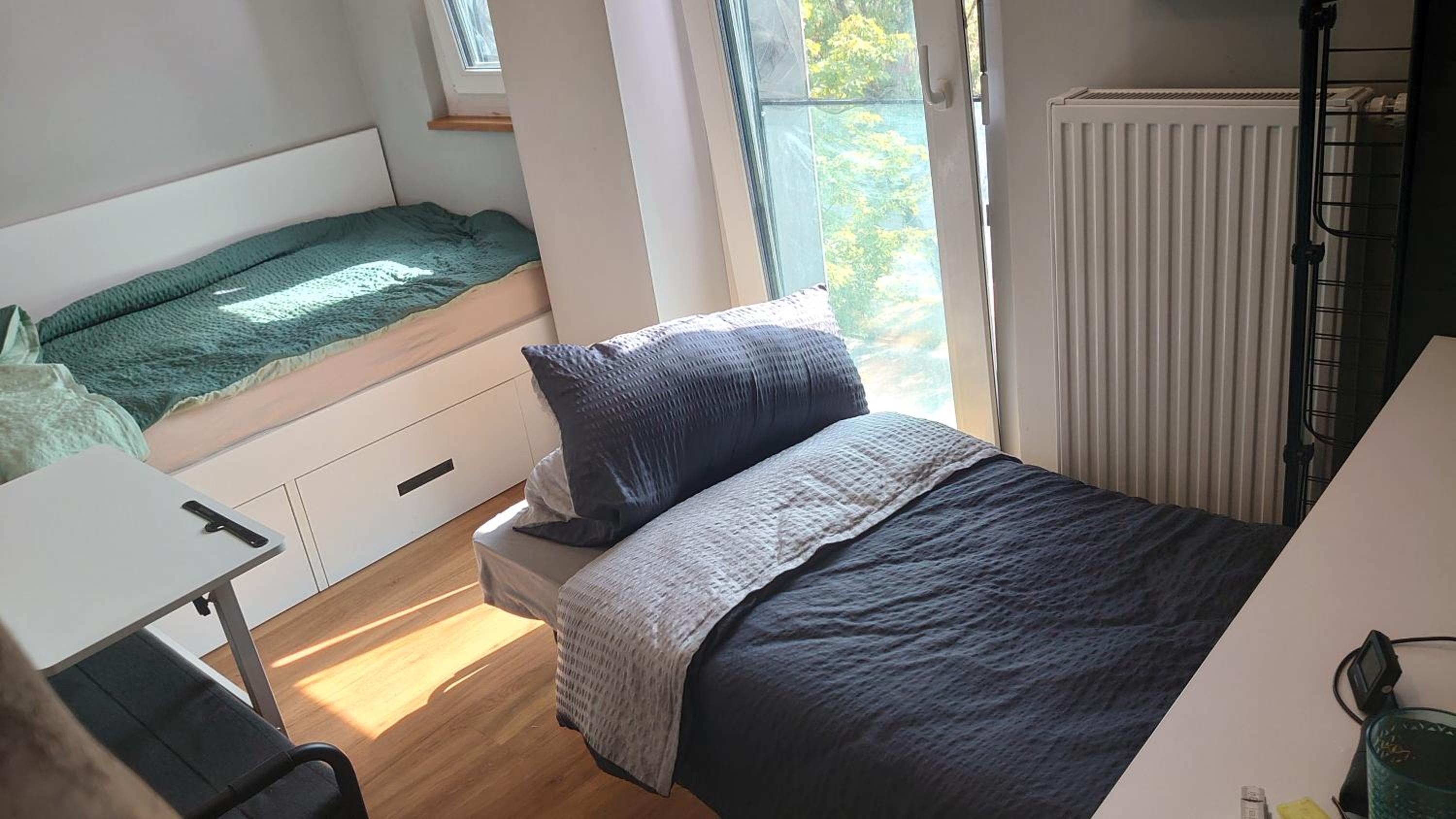 One Bed in Room, Room with Bathroom Shared with Ownner