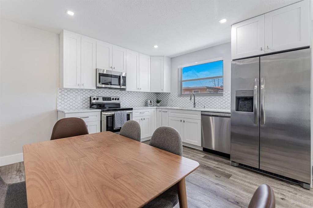 Modern Oasis Unit 2 - Close to Beach, Brickell & Airport