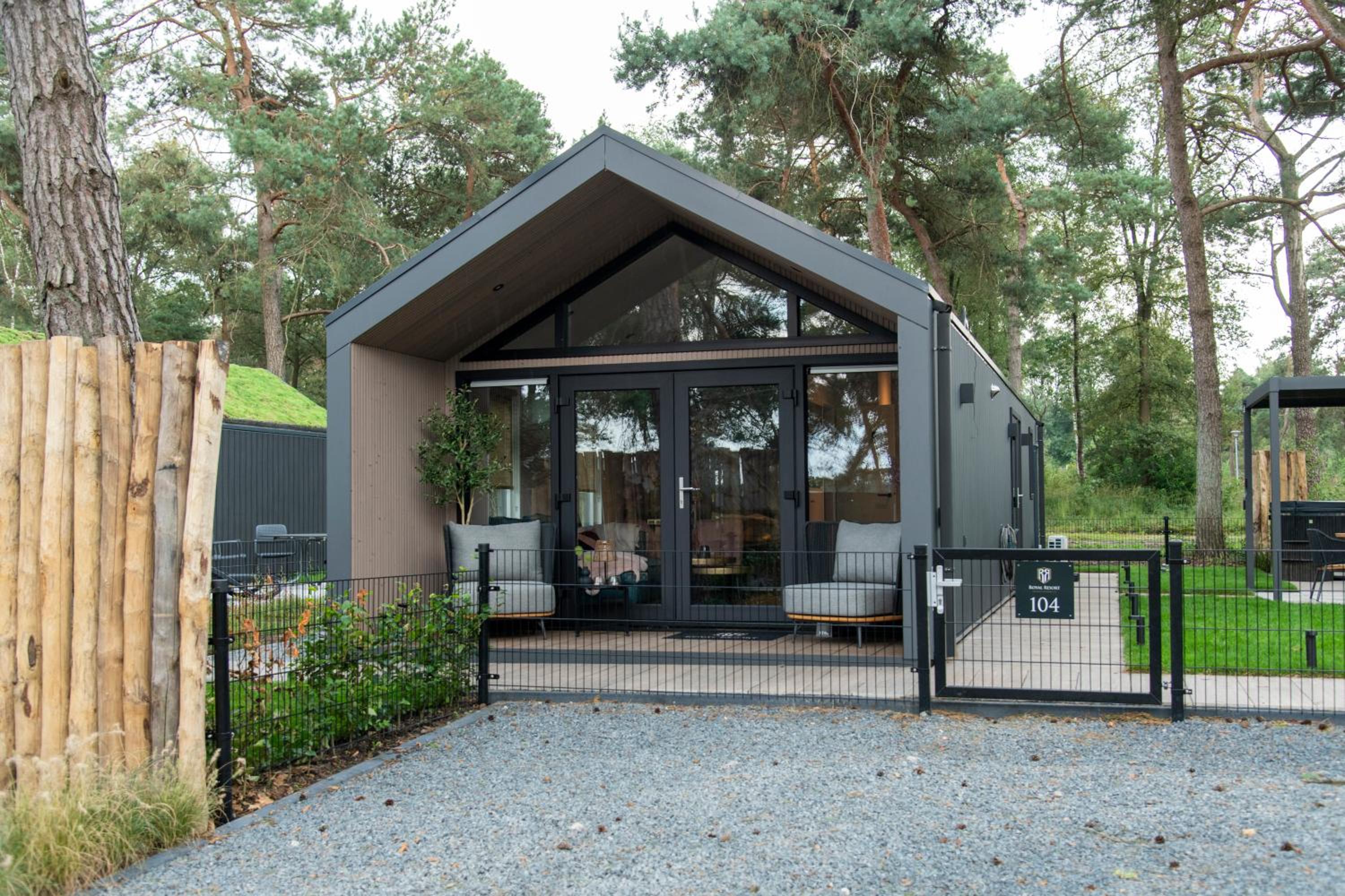 Royal Resort Cosy Cabin met Hottub view 4