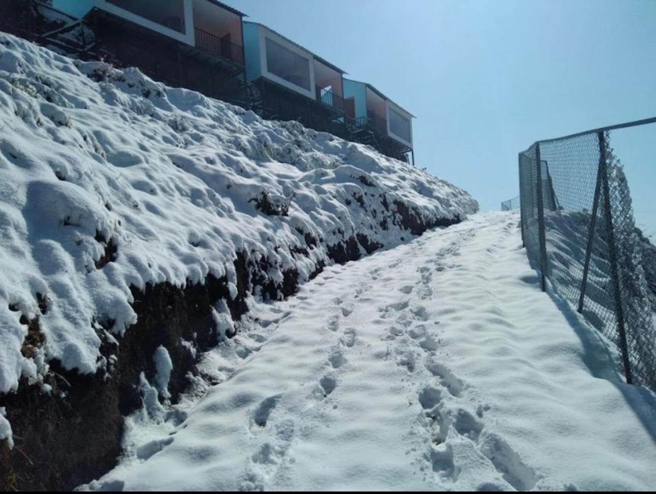 The Green Valley Resort Kanatal view 4