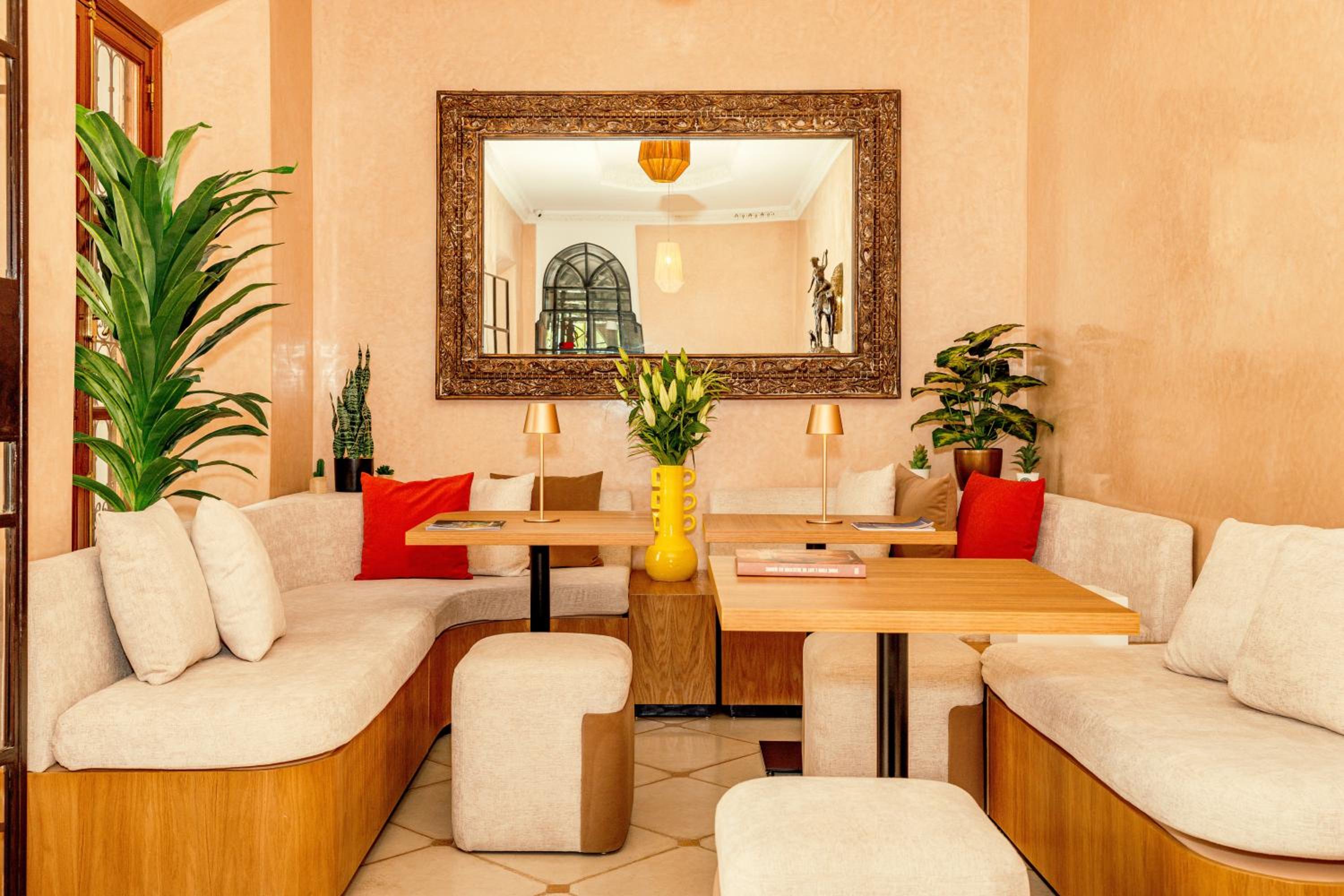 lounge