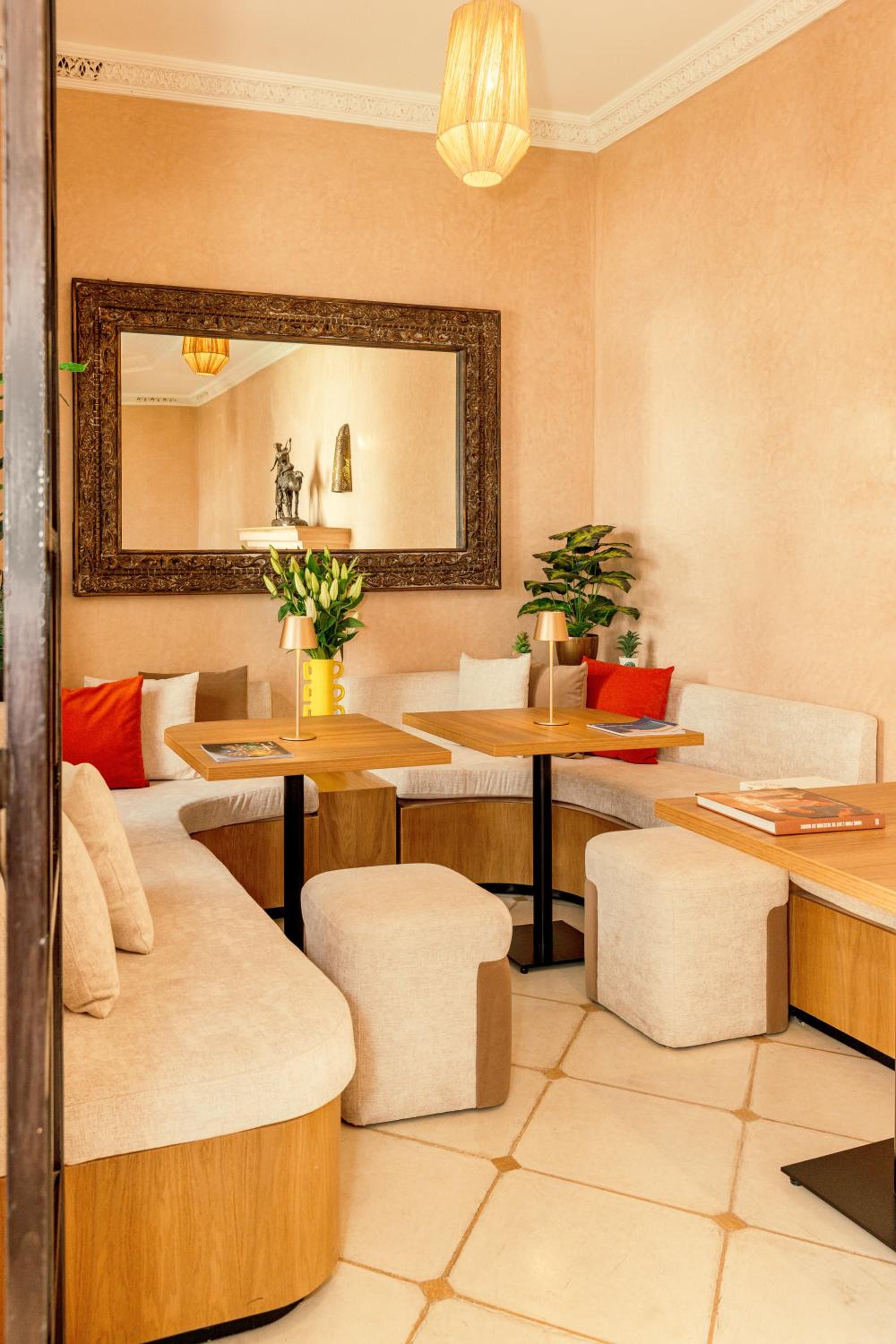 lounge
