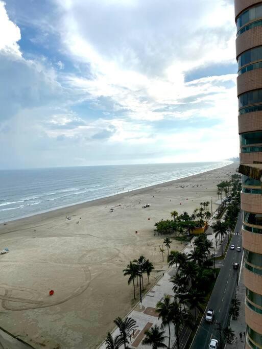 Apartamento Praia Grande! Prédio frente ao mar