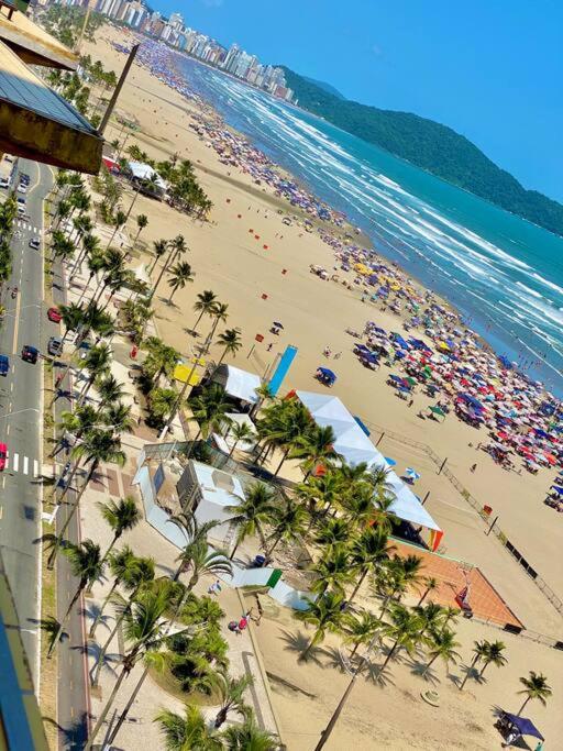 Apartamento Praia Grande! Prédio frente ao mar