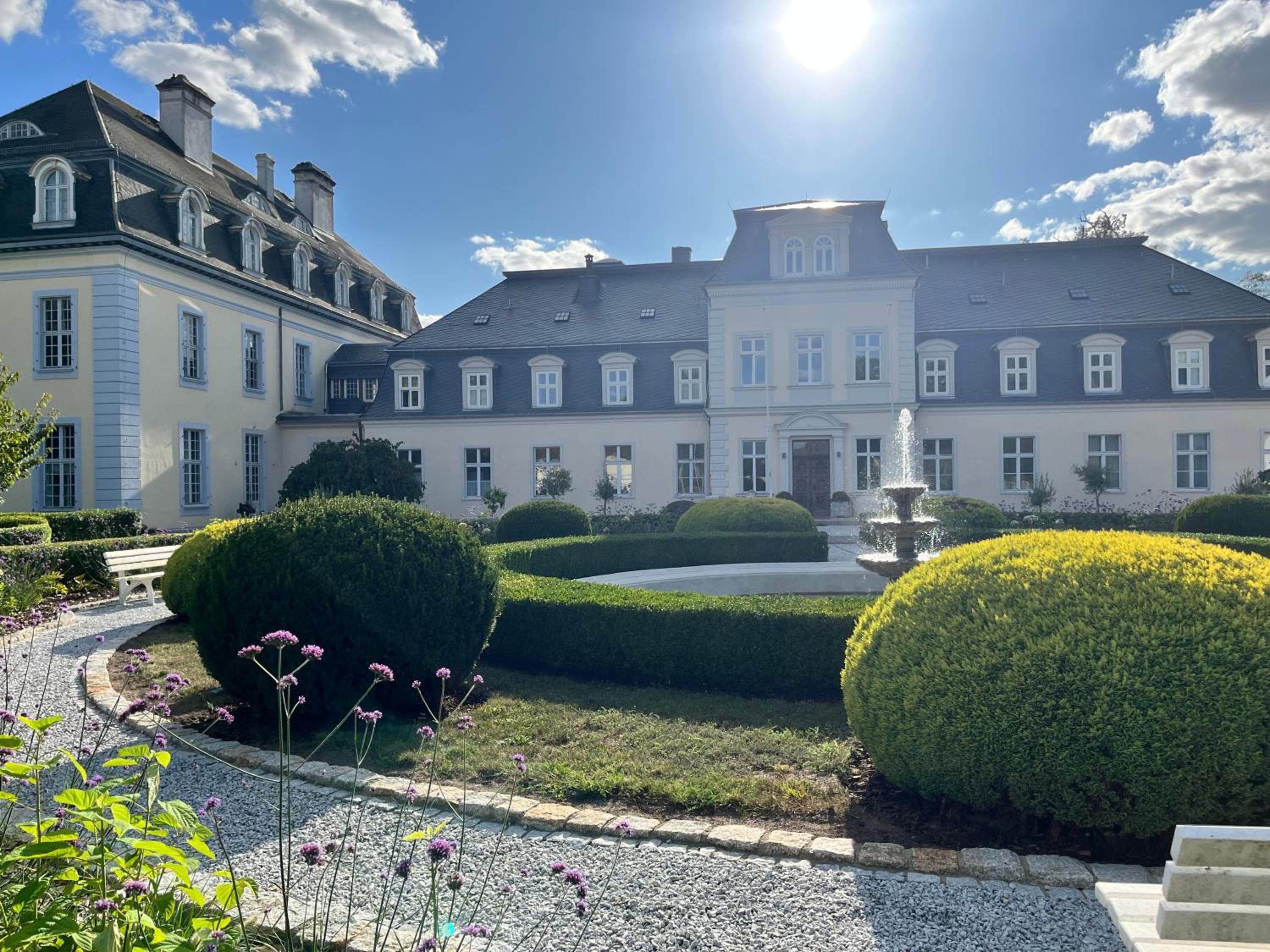 THERESET Schloss Groß Plasten