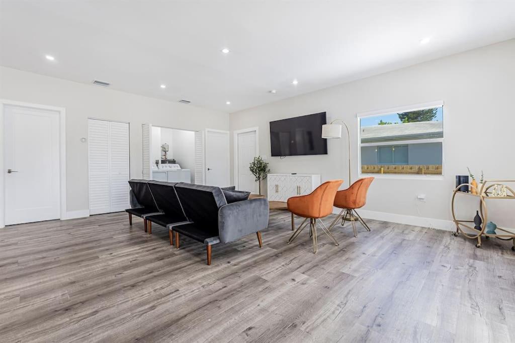 Modern Miami Unit 1 - Close to South Beach & Airport