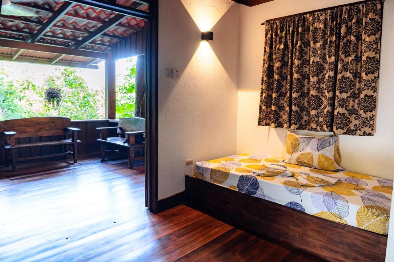 FLOR DE PARAISO BUNGALOWS