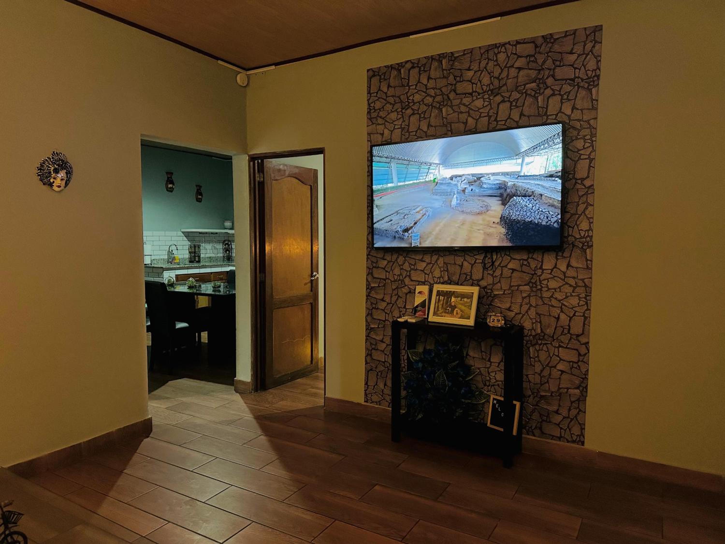 Enjoy Your Vacation at Tone'y House, photo 30
