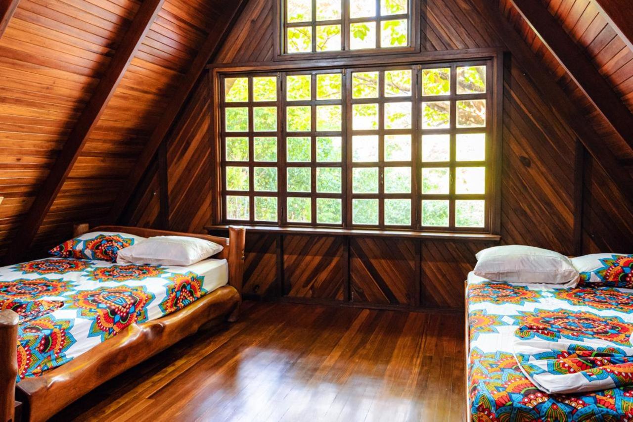 FLOR DE PARAISO BUNGALOWS