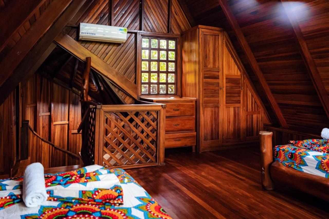 FLOR DE PARAISO BUNGALOWS