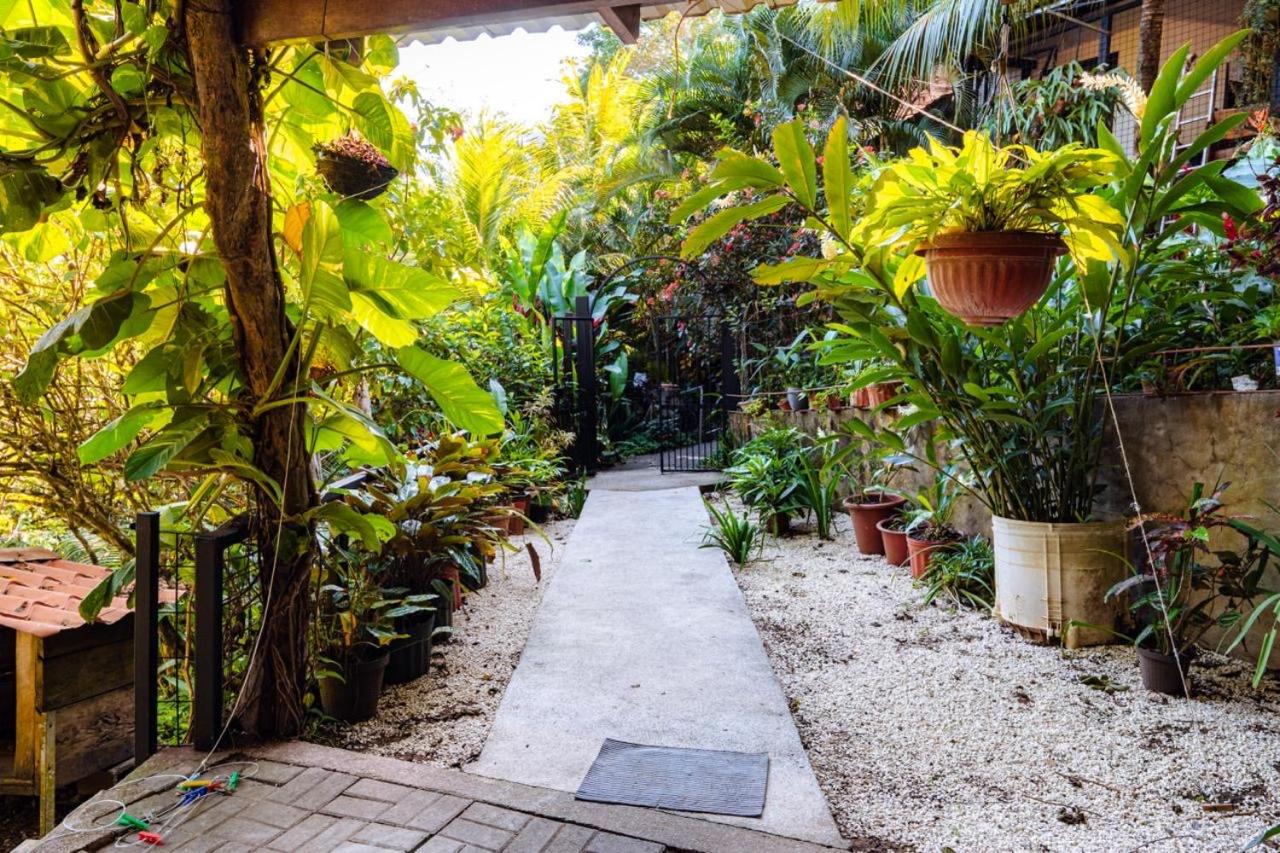 FLOR DE PARAISO BUNGALOWS