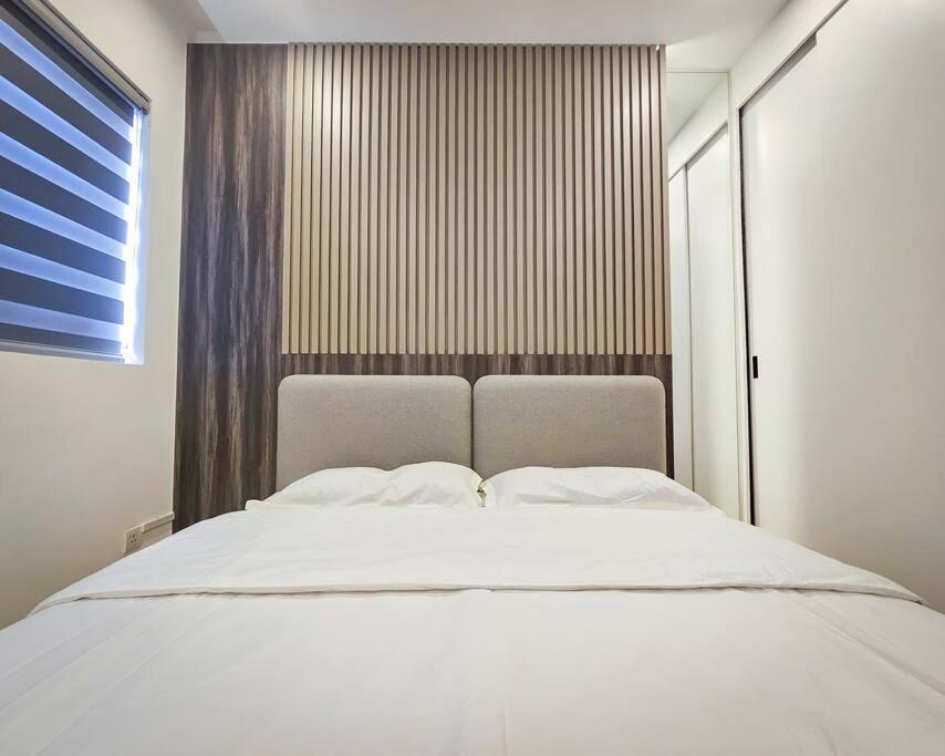 Modera Suites at Parkland Condo TK view 5