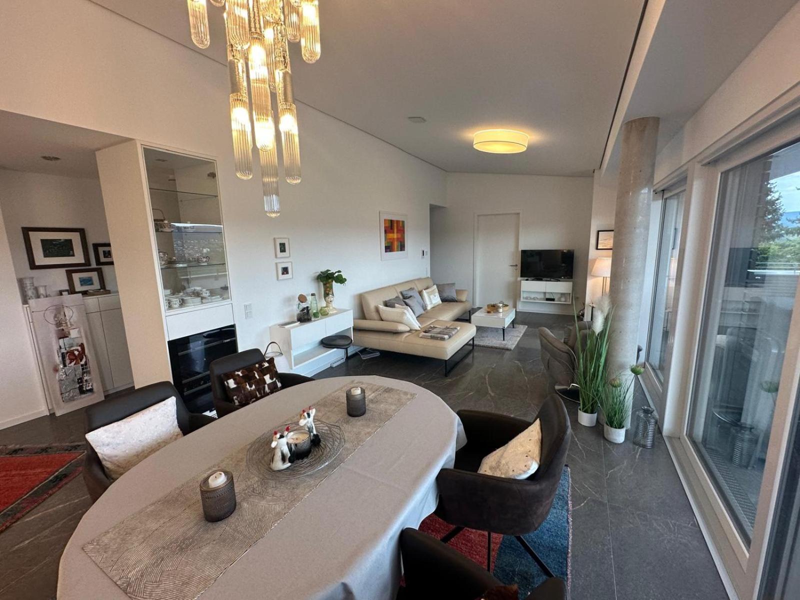 Ferienwohnung - Penthauswohnung Albblick, traumhafter Ausblick, ruhige Lage