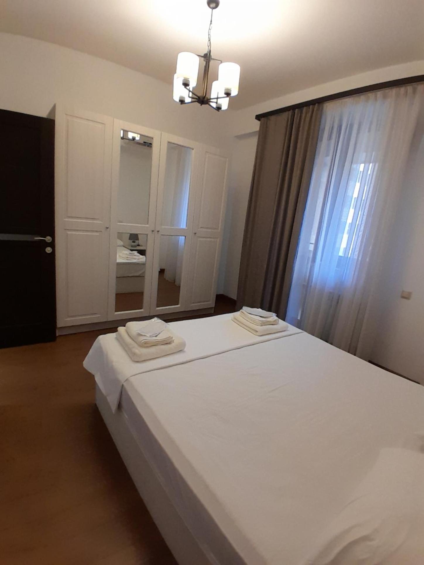 1bdr apartment in the center
