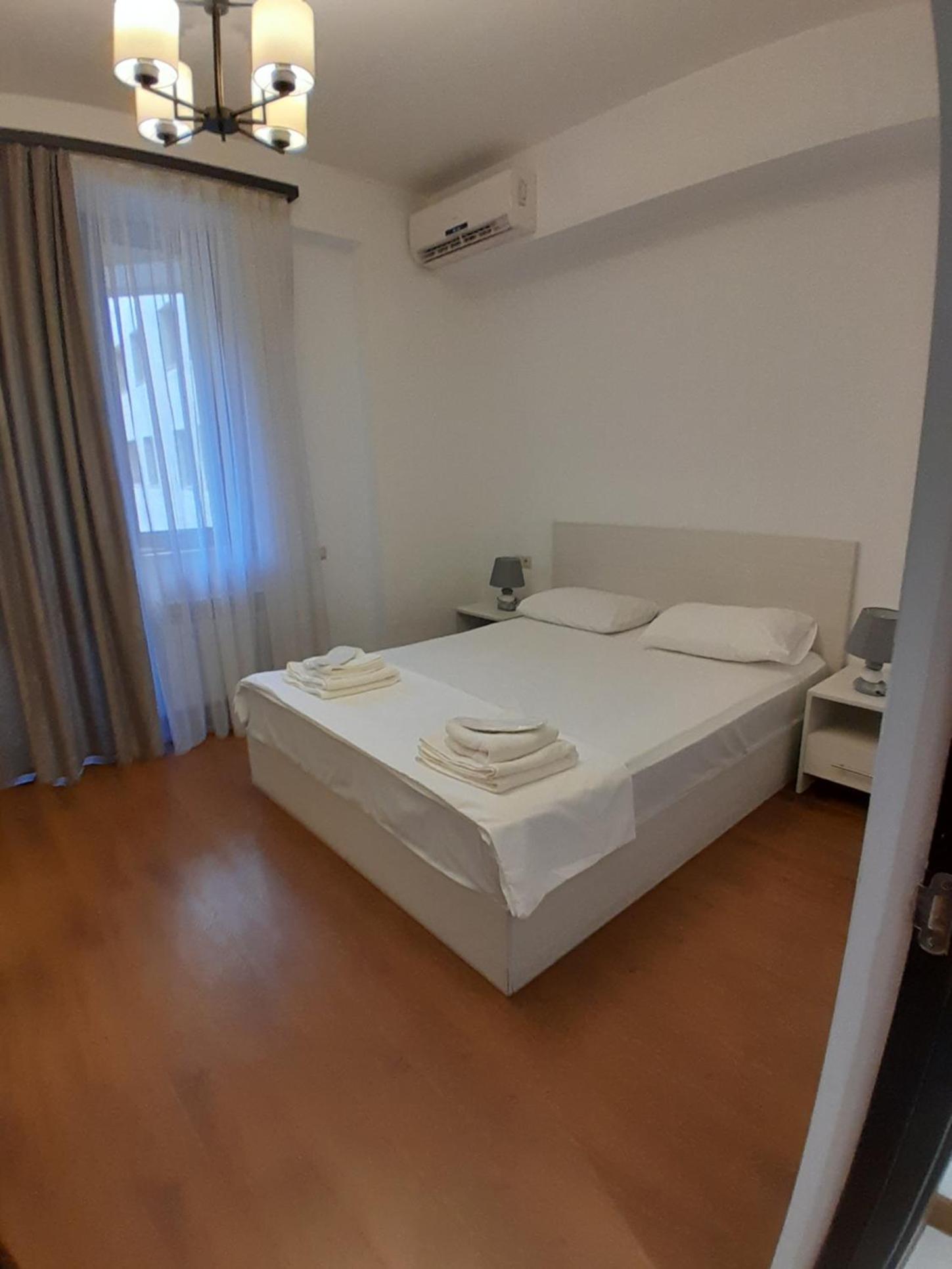 1bdr apartment in the center