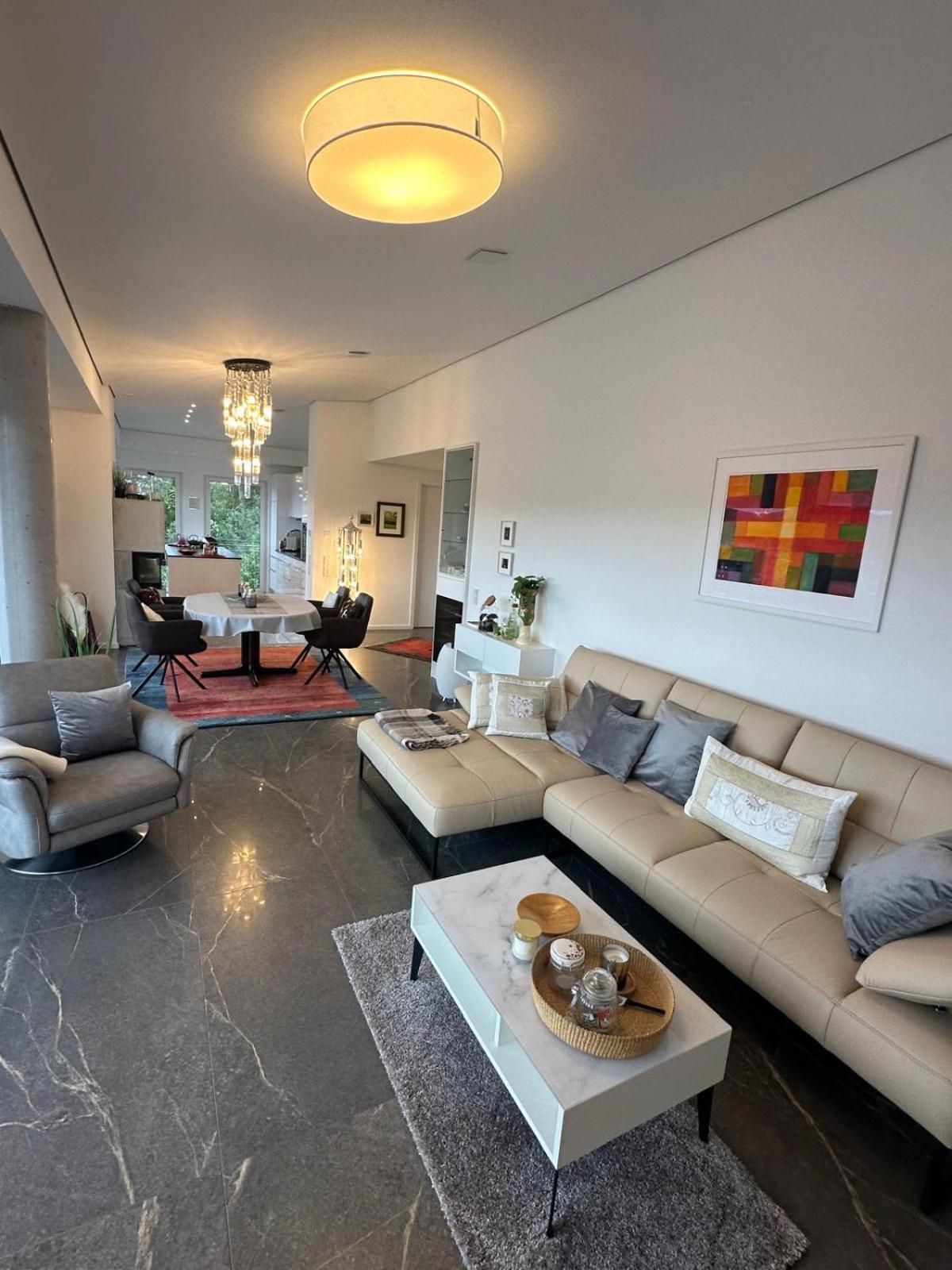 Ferienwohnung - Penthauswohnung Albblick, traumhafter Ausblick, ruhige Lage