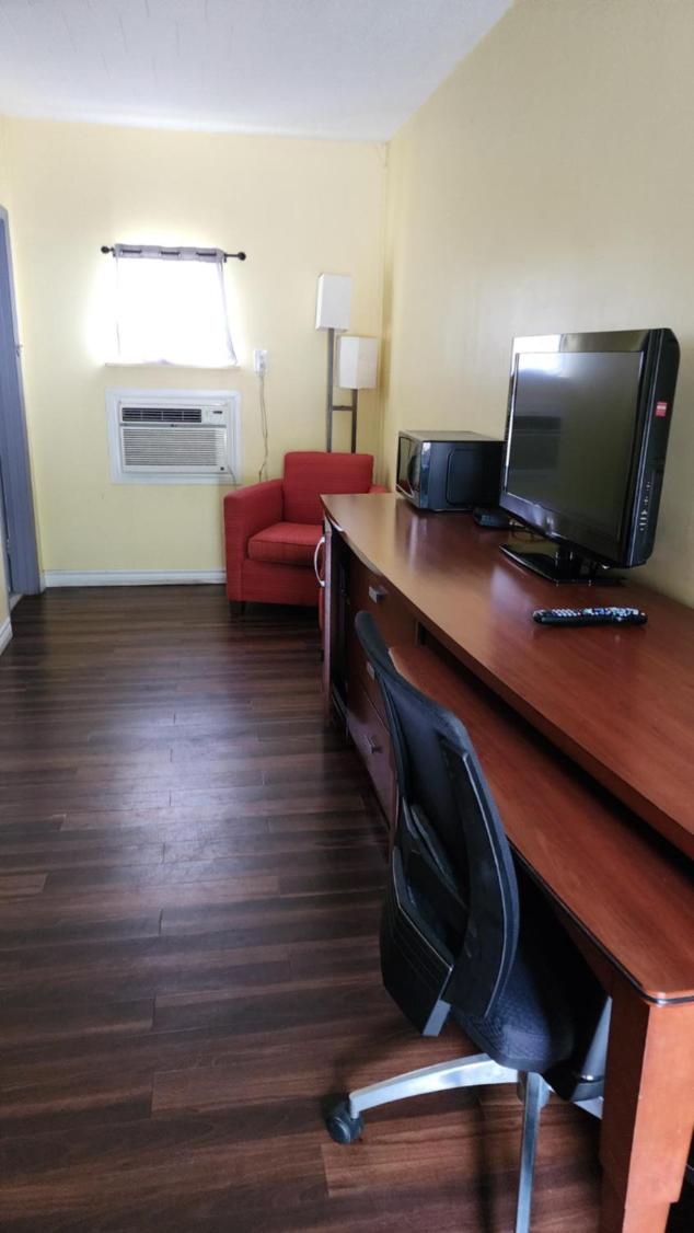 Advance Inn
